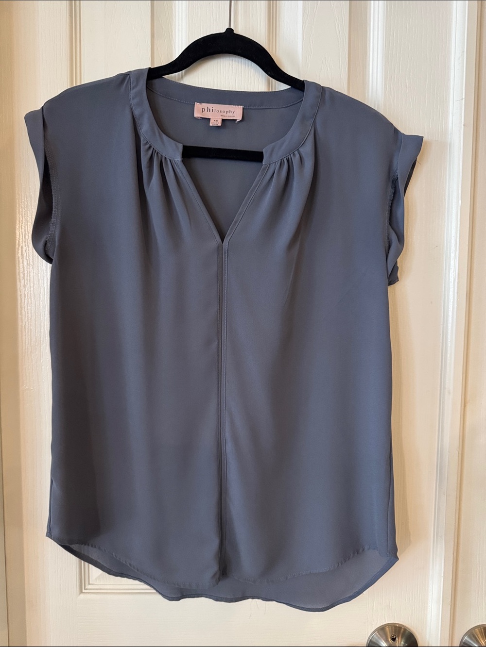 Philosophy Cap Sleeve V-Neck Blouse in Slate